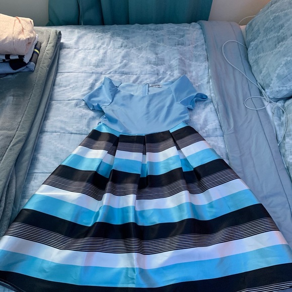 Off the shoulder light blue dress - Picture 2 of 3